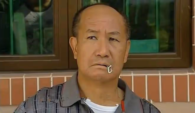 TVB演員陳狄克設靈 l 外甥女佘詩曼送花牌致哀，楊明錢嘉樂靈堂弔唁