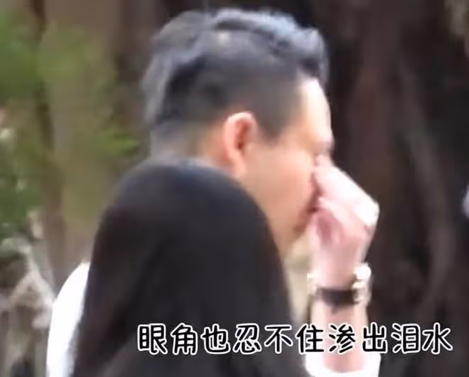 大S公開秀恩愛!曬胸前的新紋身,取自具俊曄的Koo首字母「K」