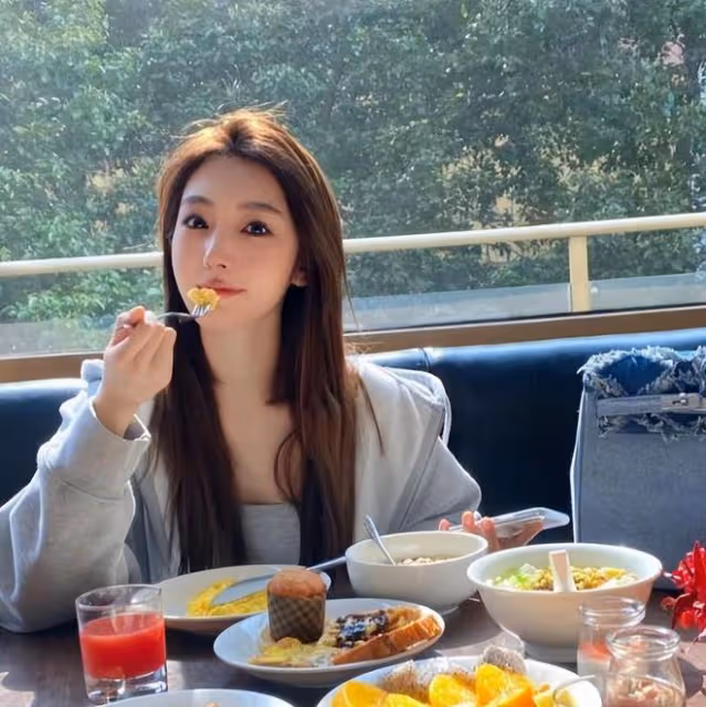 都美竹獨立力挺時裝周:真實面對潮流與挑戰