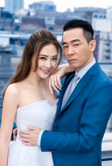 陳小春成應采兒時尚小跟班,夫妻同框魅力無限