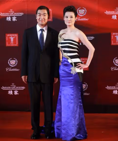 袁立打破時尚束縛!憑實力穿出舒適感,打扮自由無拘束