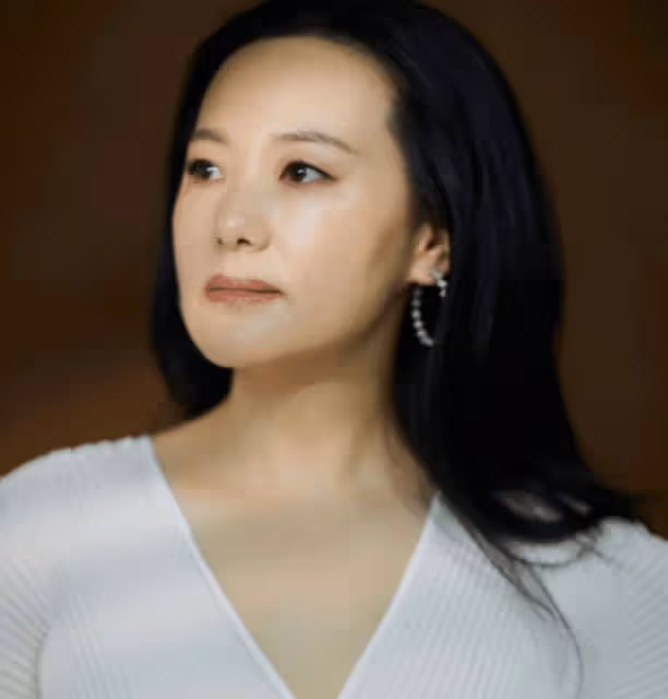 詠梅、中年女性穿搭新法則：自信從容，優雅有范！