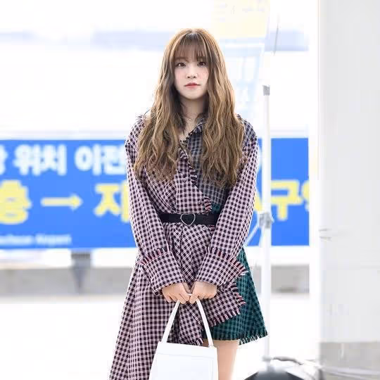 與baby相爭女主的宋雨琦什麼來頭?韓風小女生的穿搭,可愛惹人愛