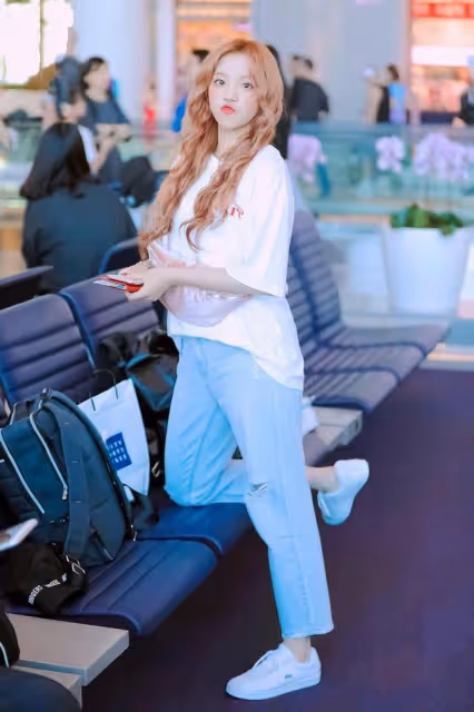 與baby相爭女主的宋雨琦什麼來頭?韓風小女生的穿搭,可愛惹人愛