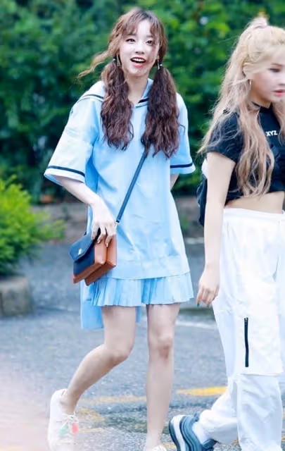與baby相爭女主的宋雨琦什麼來頭?韓風小女生的穿搭,可愛惹人愛