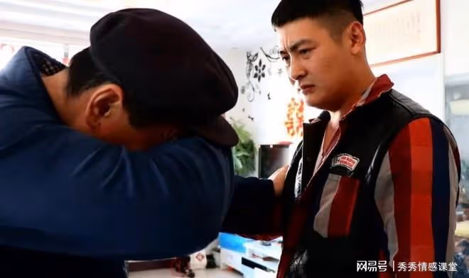 侄子結婚,我爸讓我拿90萬幫他買房,我拒絕後,他不讓我喝喜酒