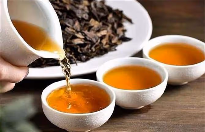 普洱茶是紅茶還是綠茶?普洱茶中的散茶和茶餅之間的區別有哪些?