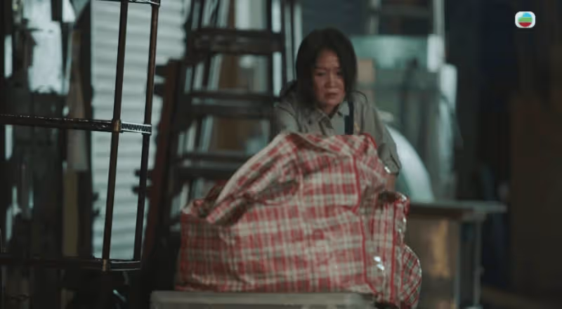 TVB女神級花旦26年後再拍劇!變滿頭白髮和皺紋!美貌大犧牲