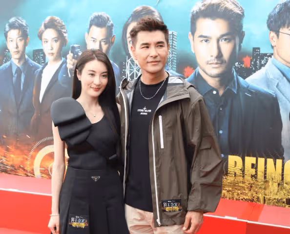 TVB視帝為老婆慶生!太太刻意遮肚,疑似懷第二胎!