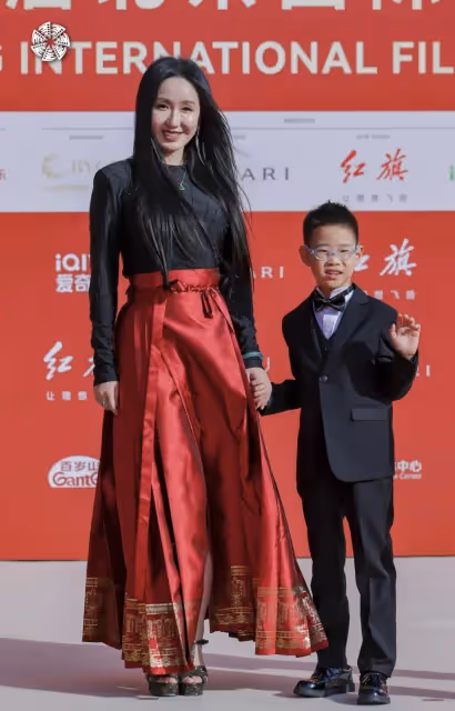高圓圓林志玲娜然蔣勤勤紅毯爭艷!她們膚白貌美性感火辣