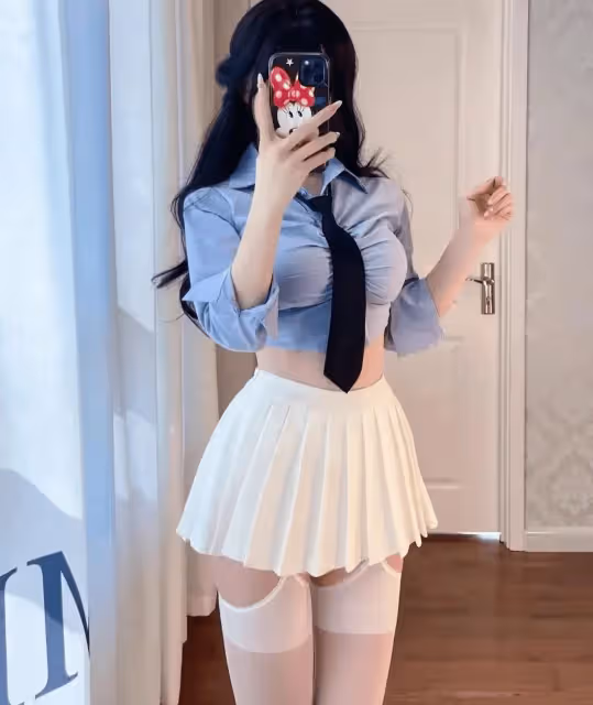 白絲弔帶襪:性感誘惑,綻放致命魅力!