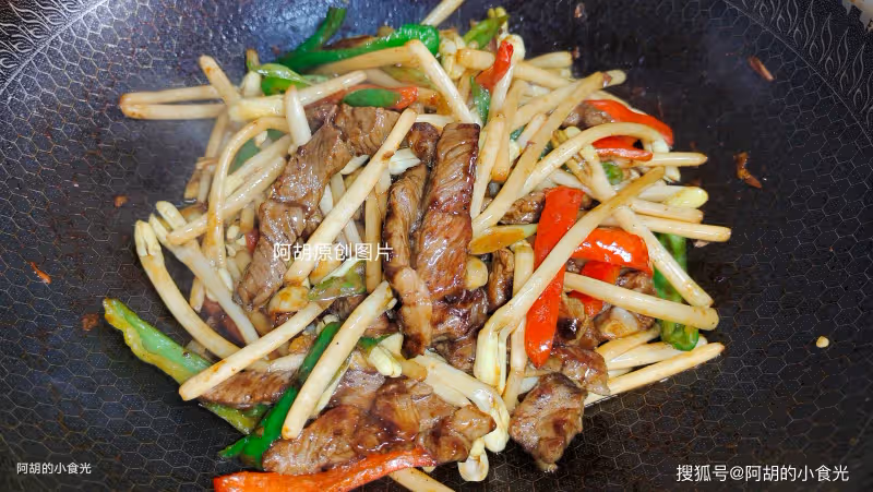 香椿韭菜靠邊站!穀雨後這菜使勁吃,配牛肉一炒,吃出大營養,一道神級下飯菜