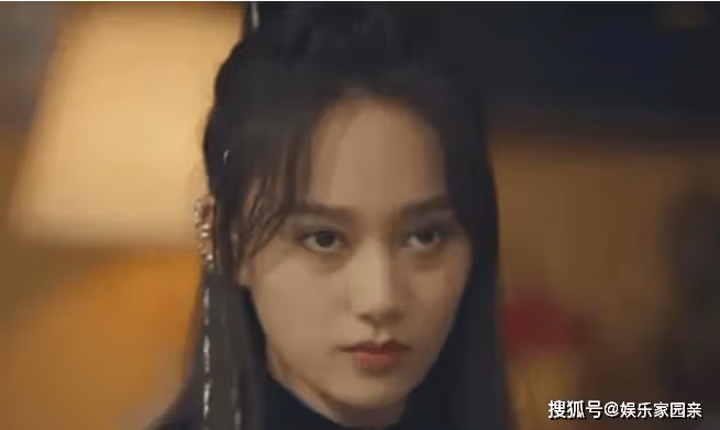 夏夢為什麼資源這麼好？00後出道沒多久作品很多