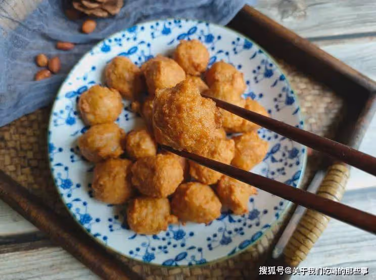 炸肉丸子,記住別放麵粉,廚師長教你正確做法,焦香酥脆不回軟