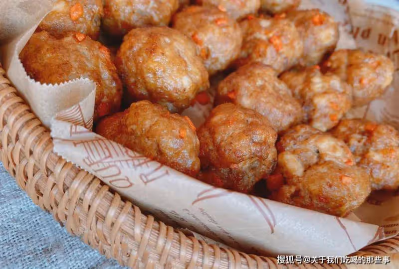 炸肉丸子,記住別放麵粉,廚師長教你正確做法,焦香酥脆不回軟