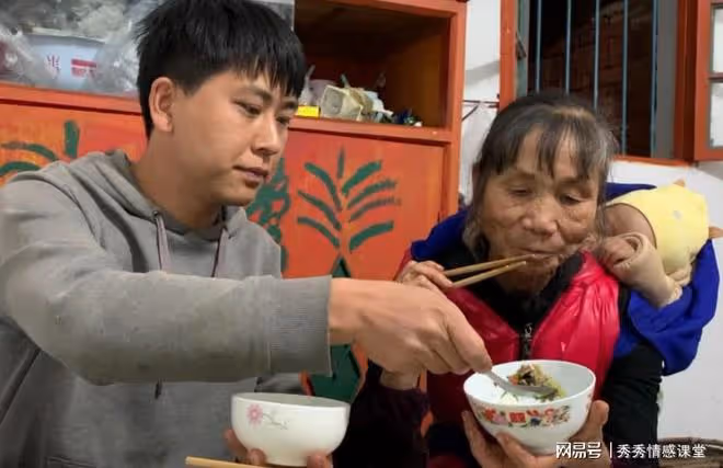 兒子放著公務員不娶,要娶一位農村姑娘,去了趟她家後,我同意了