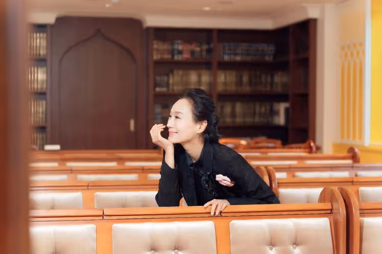 坣娜淡出螢光幕原因曝光　聖殿辦晚宴樂當人形立牌