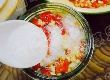 辣椒太多吃不完,教你這樣秘制起來,開胃又下飯,放一年都不壞