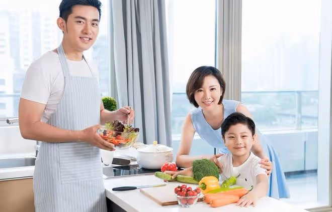 老公出差,我帶兒子去海邊,在餐廳看到那張照片後,回家果斷離婚