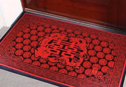 窮人在家門口放4樣東西,越住越富裕,有錢人早就知道了!