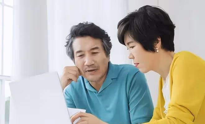 父親一年住院5次,我跟妻子心力交瘁:他要的孝順我們真的做不到