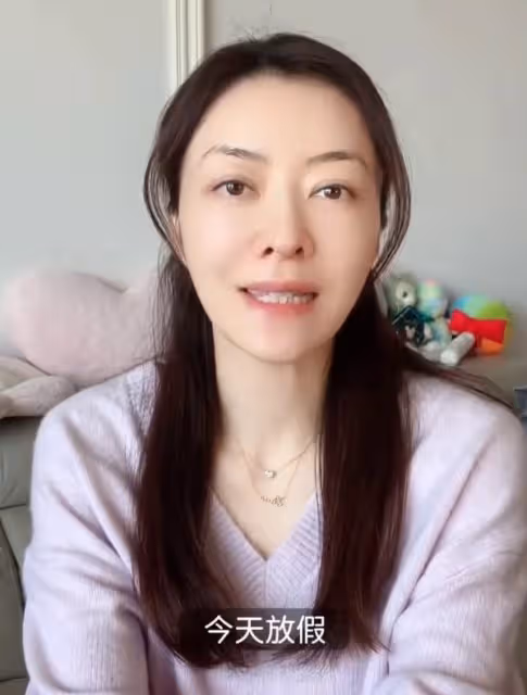 熊黛林全家吃燒烤,6歲大女兒跳舞可愛,小姑娘越來越像媽媽