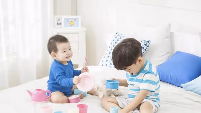 寶寶坐立、爬行、站立、走路的正確月齡, 快看你家娃合格了嗎?
