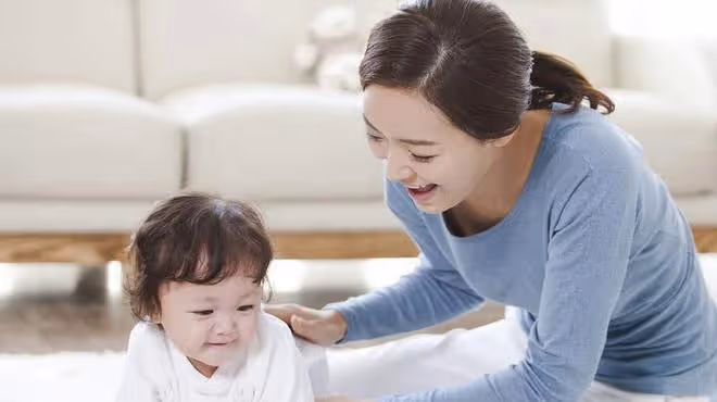 寶寶坐立、爬行、站立、走路的正確月齡, 快看你家娃合格了嗎?