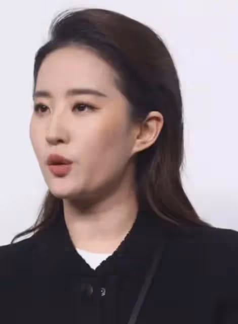 看了37歲楊冪和49歲林志玲的生圖,治好了我的容貌焦慮