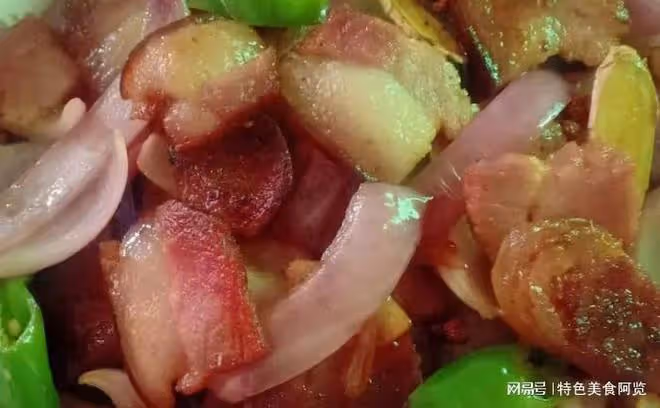 洋蔥炒臘肉坦白局,這麼做咸鮮味美,保姆級攻略,被誇爆的下飯菜