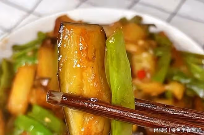壓箱底的家常菜譜,解饞下飯的茄子燒土豆,0基礎教程,嘎嘎好吃