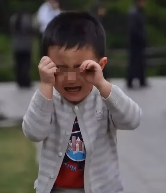 參加完繼母葬禮後,她的親生兒子來到我家,讓我收拾東西跟他走