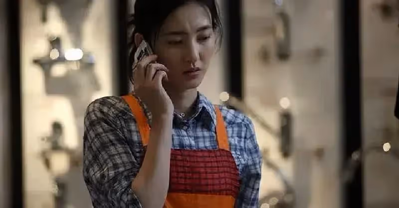 前妻外遇定居國外,我替前岳母養老3年,晚上她卻突然走了,喪禮上前妻突現身 律師一唸遺囑親友全傻了