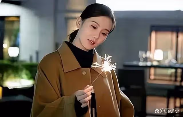 丈夫工資卡交婆婆,我菜不買,飯不煮,水電費不交,母子倆傻眼了