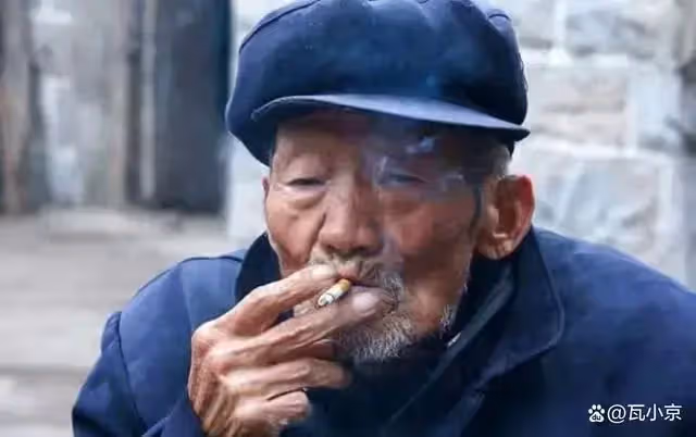 兒子女友問我退休金,我說2900,隔天兒子被分手,我說:幸虧分了
