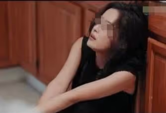發現我爸出軌後,我告訴了我媽,她不動聲色的就收拾了他們