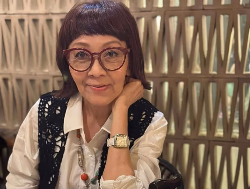 香港服裝設計師患大腸癌離世，癌細胞擴散到肝部，手術後昏迷多日