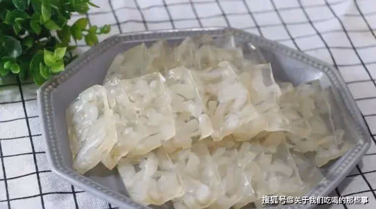 豬皮凍的正確做法,牢記2個要點和比例,晶瑩剔透彈牙,一次成功