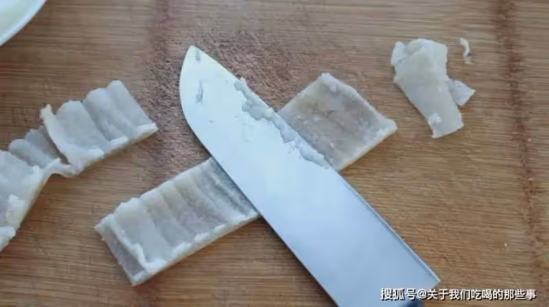 豬皮凍的正確做法,牢記2個要點和比例,晶瑩剔透彈牙,一次成功