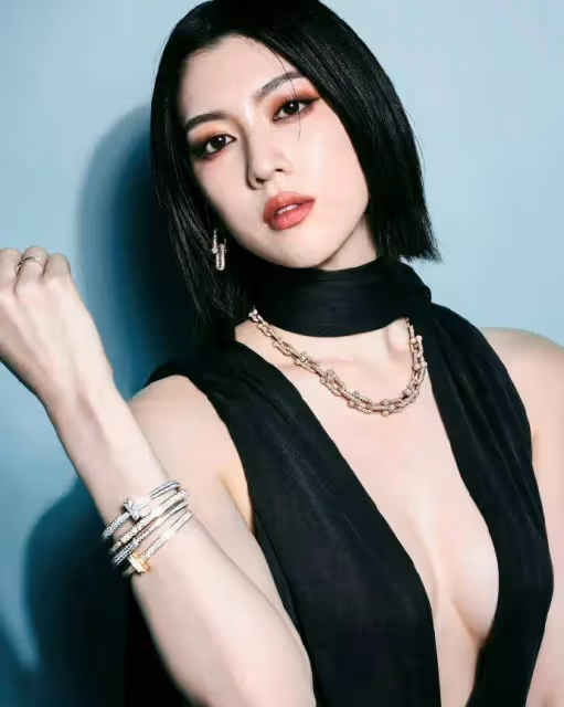 富永愛三吉彩花驚艷同框！兩大日本女星太性感火辣