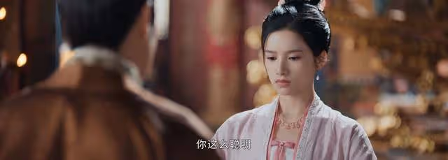 《惜花芷》原著:看懂皇帝納花芷為妃背後的算計,才知他有多自私