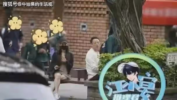 汪小菲帶馬攸梅去學校看兒女哭了,女方背4萬包,孕味十足