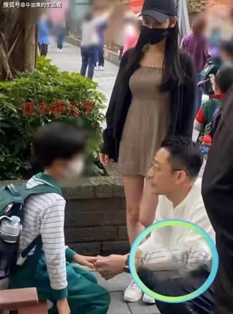 汪小菲帶馬攸梅去學校看兒女哭了,女方背4萬包,孕味十足