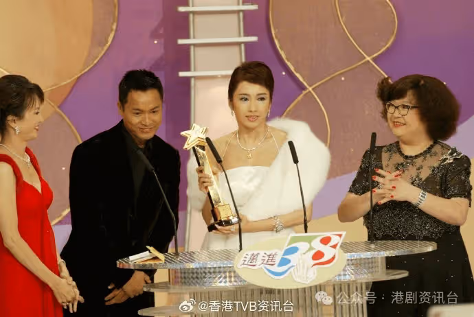 息影視後與樂易玲食飯 四字留言惹網民無限遐想 曾公開條件隨時復出