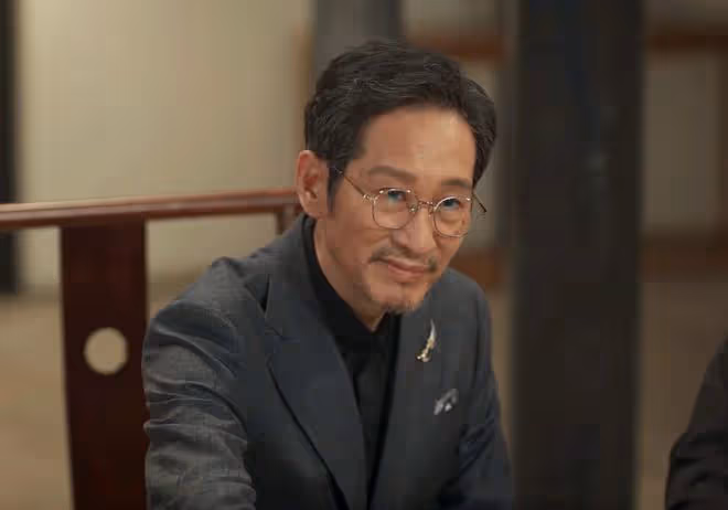 《城中之城》直到默許吳顯龍殺蘇見仁,吳顯龍才發現,趙輝真的狠