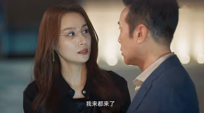《城中之城》直到默許吳顯龍殺蘇見仁,吳顯龍才發現,趙輝真的狠