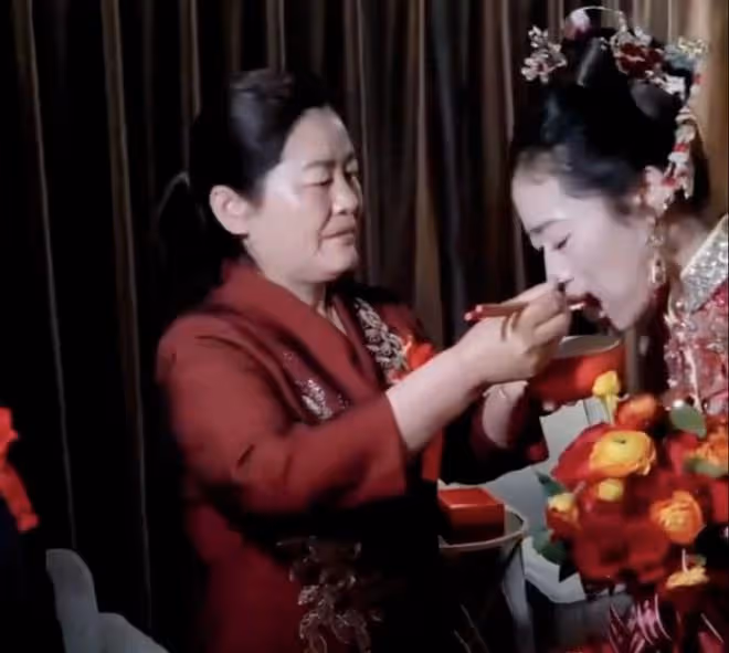 網紅郭偉傑疑與母親斷絕關係!二姐結婚不邀請他,他的做法獲讚許