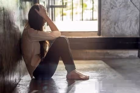 我嫁給了一個提著腦袋下井的礦工,卻不知他還有一個神秘的繼父