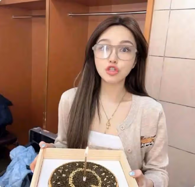 周揚青參加《浪姐5》惹爭議，唱跳演啥都不會，是來直播賣貨的嗎