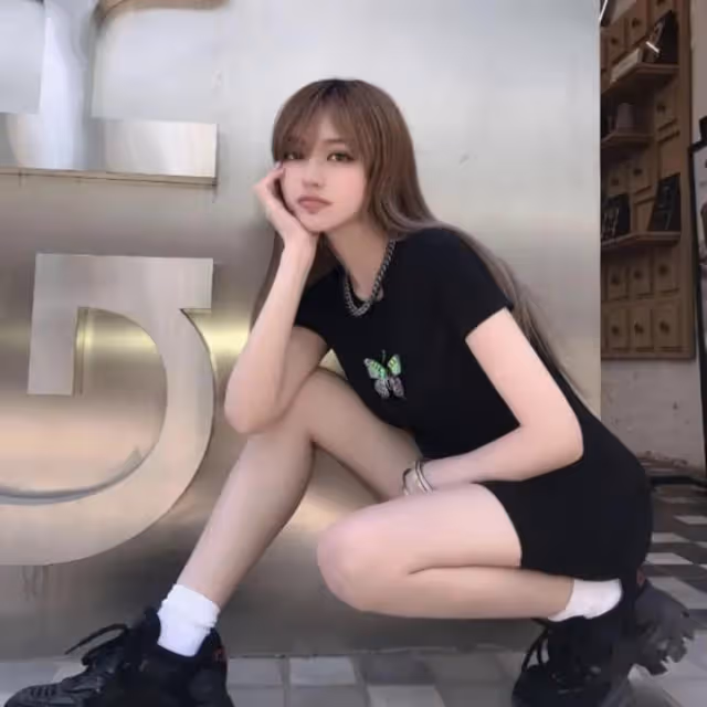 周揚青參加《浪姐5》惹爭議，唱跳演啥都不會，是來直播賣貨的嗎